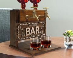 BK Gift Kişiye Özel Kabartma İsimli ve Tarihli Çift Musluklu Doğal Ahşap İçki Standı-31, İçki Standı, Doğum Günü Hediyesi, Ev Hediyesi