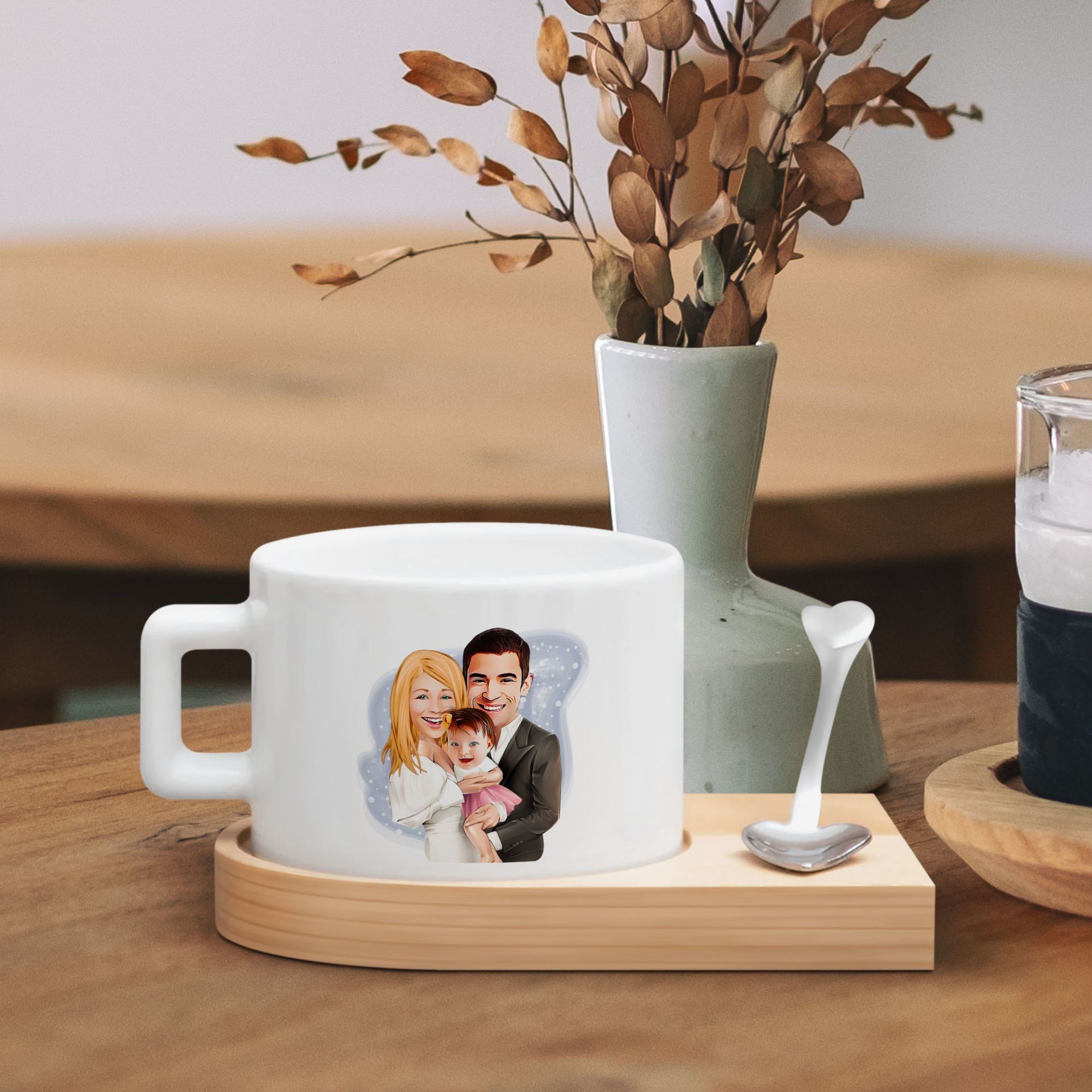 BK Gift Kişiye Özel Aile Karikatürlü-12, Ahşap Altlıklı Seramik Fincan, Aileye Hediye, Arkadaşa Hediye