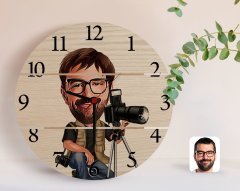 Kişiye Özel Erkek Profesyonel Fotoğrafçı Karikatürlü Otantik Ahşap Palet Saat-1