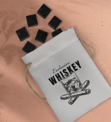 BK Gift Exclusive Whiskey Tasarımlı Özel Kesesinde 12’li Doğal Granit Viski Soğutma Taşı Seti - Model 1