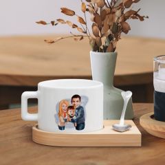 BK Gift Kişiye Özel Aile Karikatürlü-11, Ahşap Altlıklı Seramik Fincan, Aileye Hediye, Arkadaşa Hediye