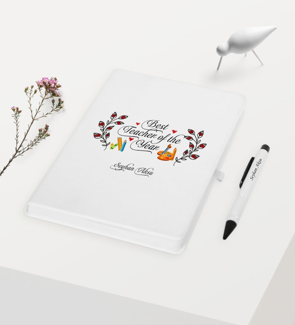 Kişiye Özel Yılın En İyi Öğretmeni Temalı Beyaz Defter Kalem Hediye Seti - 1