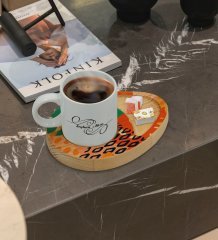 Kişiye Özel Modern Art Tasarımlı Doğal Ahşap Tabaklı Türk Kahvesi Fincanı Sunum Seti Model 3