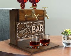 BK Gift Kişiye Özel Kabartma İsimli ve Tarihli Çift Musluklu Doğal Ahşap İçki Standı-24, İçki Standı, Doğum Günü Hediyesi, Ev Hediyesi