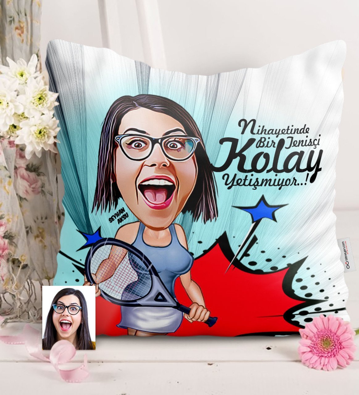 Kişiye Özel Bayan Tenis Oyuncusu Karikatürlü Saten Yastık - 1