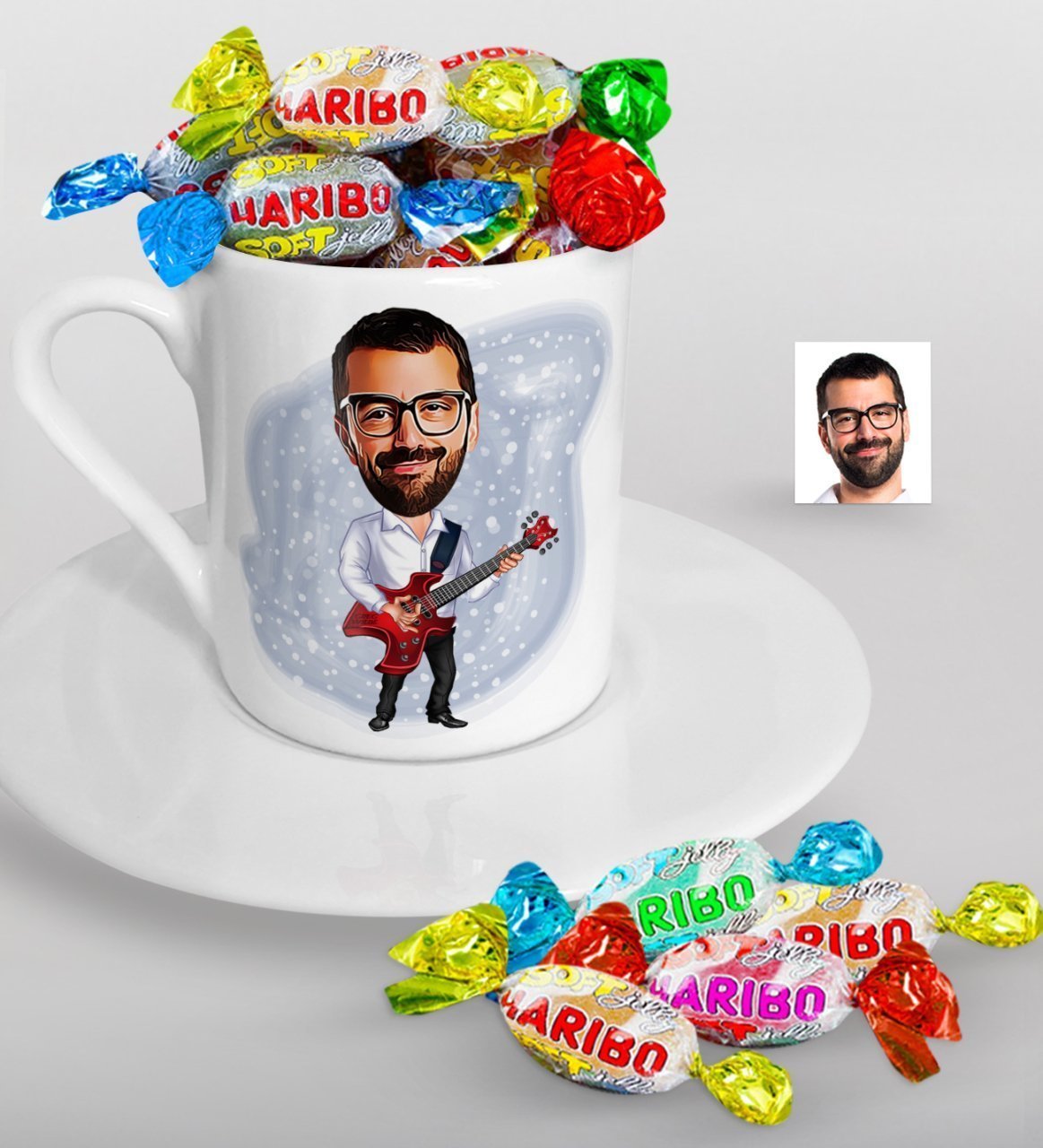 Kişiye Özel Bay Gitarist Karikatürlü Türk Kahvesi Fincanı ve Haribo Şeker Hediye Seti-2