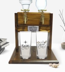 Kişiye Özel Renkli Baskılı Kaligrafi Harfli İkili Rakı Bardağı ve Çift Musluklu Doğal Ahşap Rakı Standı-4