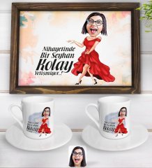 Kişiye Özel Kadın Nihayetinde Karikatürlü Doğal Ahşap Tepsi ve 2’li Kahve Fincan Seti-1