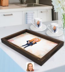 Kişiye Özel Kadın Mühendis Karikatürlü Doğal Ahşap Tepsi ve 2’li Kahve Fincan Seti-1