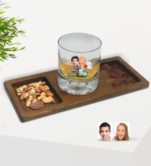 Kişiye Özel Evleniyoruz Karikatürlü Viski Bardağı ve Doğal Masif Ahşap Dikdörtgen Sunum Tabağı Çerezlik Hediye Seti-3