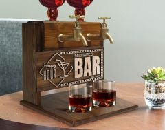 BK Gift Kişiye Özel Kabartma İsimli ve Tarihli Çift Musluklu Doğal Ahşap İçki Standı-15, İçki Standı, Doğum Günü Hediyesi, Ev Hediyesi
