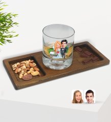 Kişiye Özel Evleniyoruz Karikatürlü Viski Bardağı ve Doğal Masif Ahşap Dikdörtgen Sunum Tabağı Çerezlik Hediye Seti-1