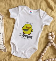BK Kids Tehlikeliyim Diyorum Tasarımlı Beyaz Bebek Body Zıbın-1