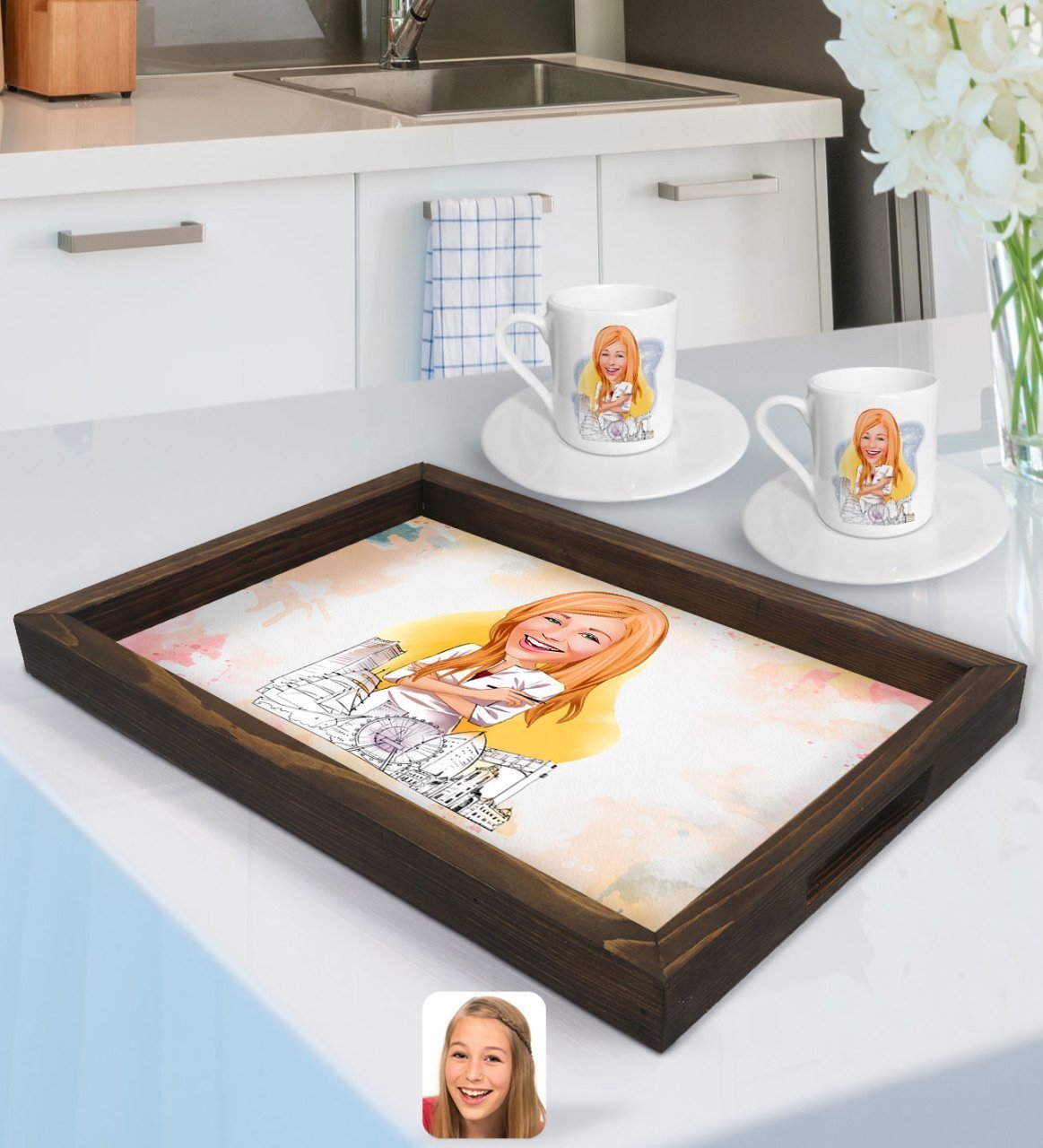 Kişiye Özel Kadın Mimar Karikatürlü Doğal Ahşap Tepsi ve 2’li Kahve Fincan Seti-1