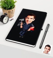 Kişiye Özel Bay Polis Karikatürlü Siyah Defter Kalem Seti - 2