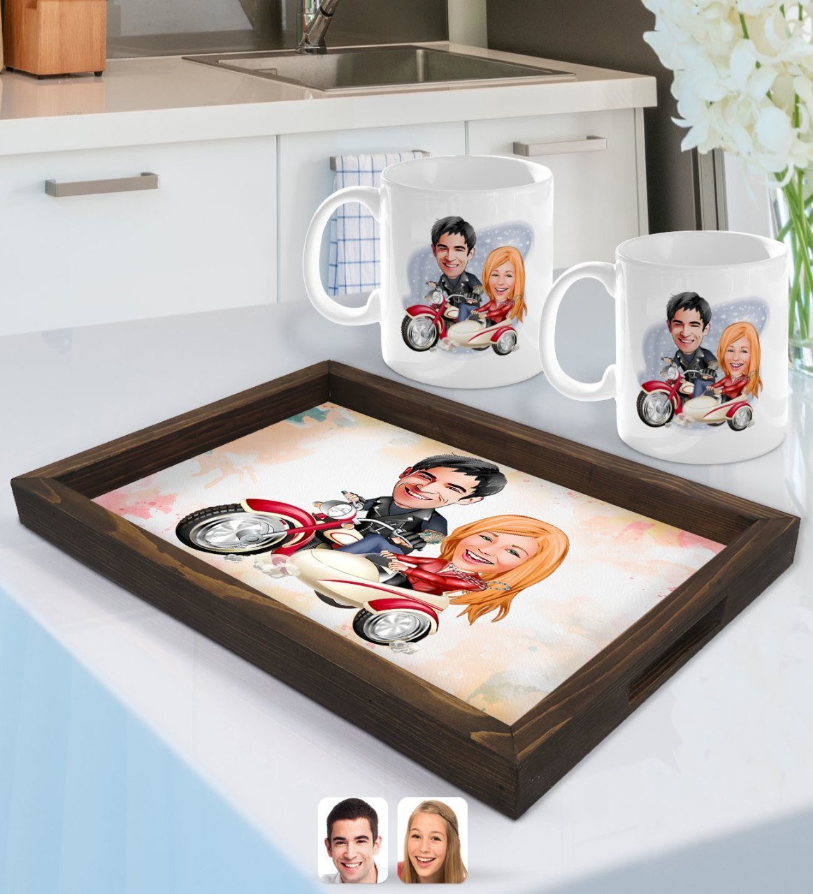Kişiye Özel Sevgililer Karikatürlü Doğal Ahşap Tepsi ve 2’li Kupa Bardak Seti-12