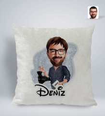 Kişiye Özel İsimli Erkek Yönetmen Karikatürlü Kare Araç Koltuk Yastığı-1