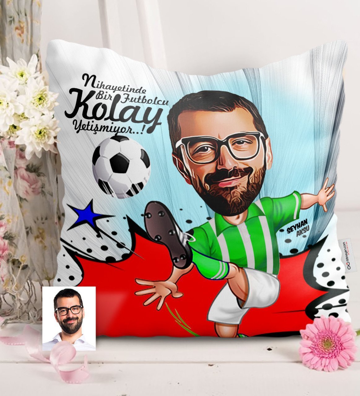 Kişiye Özel Bay Futbolcu Yeşil Beyaz Karikatürlü Saten Yastık - 1
