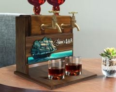 BK Gift Kişiye Özel Kabartma İsimli ve Tarihli Çift Musluklu Doğal Ahşap İçki Standı-36, İçki Standı, Doğum Günü Hediyesi, Ev Hediyesi