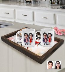 Kişiye Özel Sevgililer Karikatürlü Doğal Ahşap Tepsi ve 2’li Kupa Bardak Seti-4