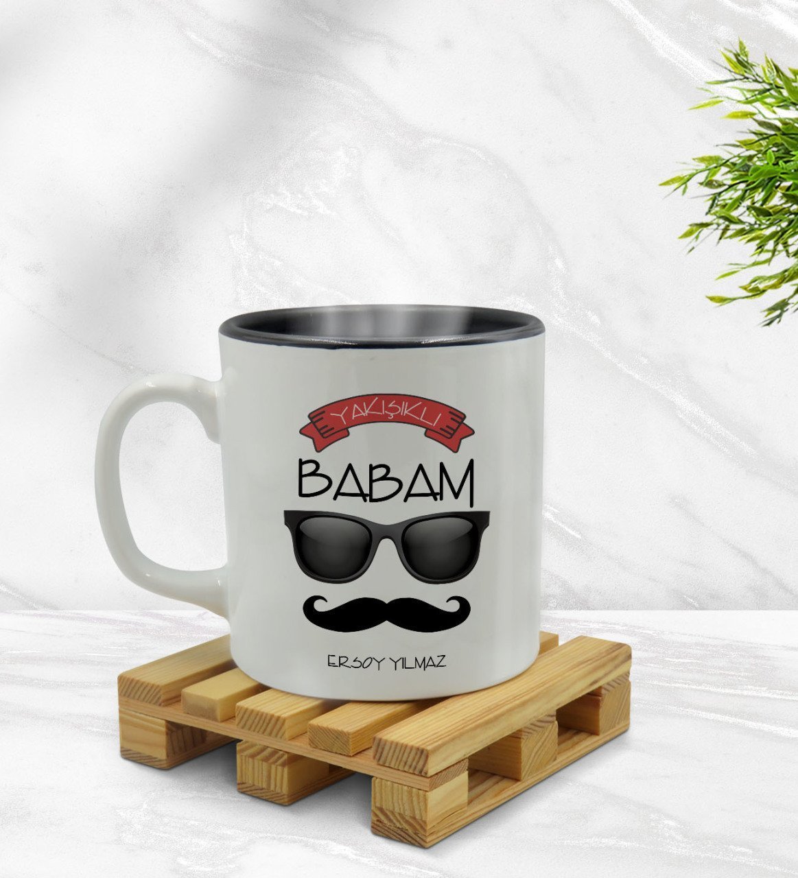 Kişiye Özel Yakışıklı Babam Tasarımlı İçi Siyah Renkli Kupa Bardak Model 3