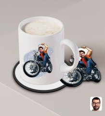 Kişiye Özel Erkek Motorcu Karikatürlü Beyaz Kupa ve Ahşap Bardak Altlığı Hediye Seti-5