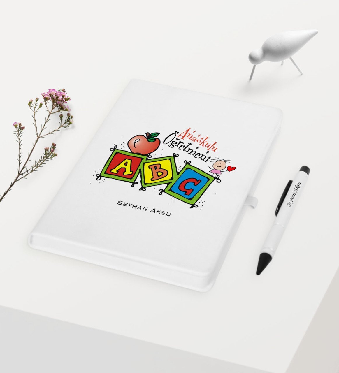 Kişiye Özel Anaokulu Öğretmeni Temalı Beyaz Defter Kalem Hediye Seti - 1