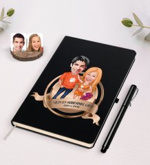 Kişiye Özel Yılın En Mükemmel Çifti Karikatürlü Siyah Defter ve Kalem Hediye Seti-54