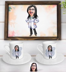 Kişiye Özel Kadın Doktor Karikatürlü Doğal Ahşap Tepsi ve 2’li Kahve Fincan Seti-1