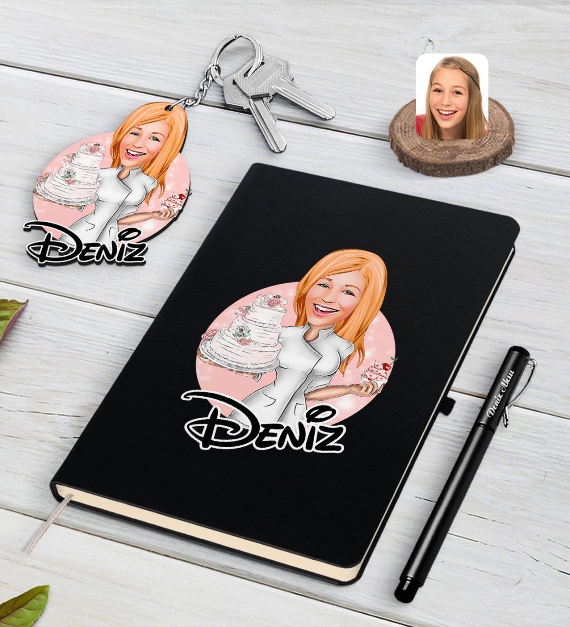 Kişiye Özel Kadın Aşçı Karikatürlü Siyah Defter Kalem Ve Anahtarlık Hediye Seti-3