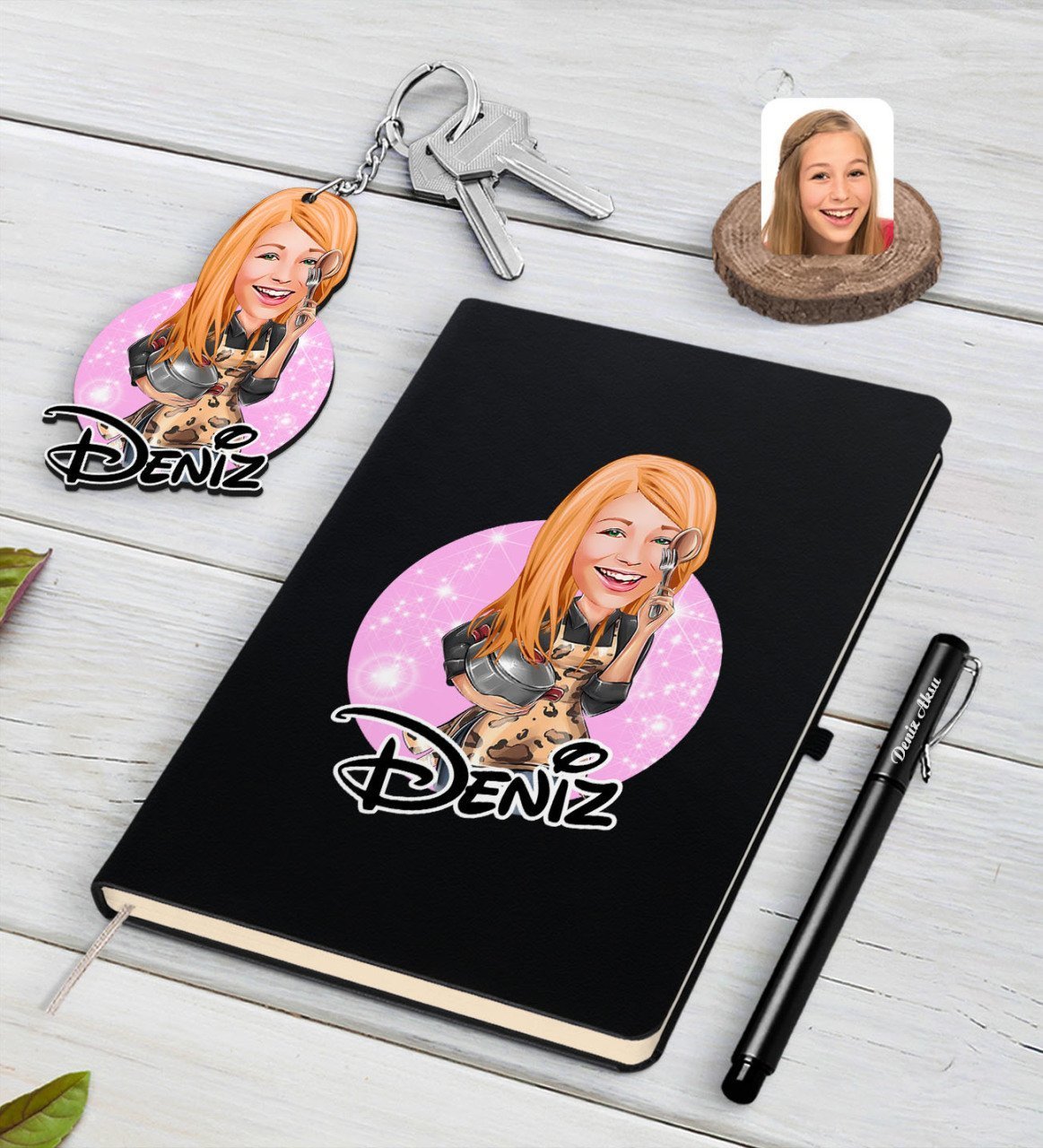 Kişiye Özel Kadın Aşçı Karikatürlü Siyah Defter Kalem Ve Anahtarlık Hediye Seti-2