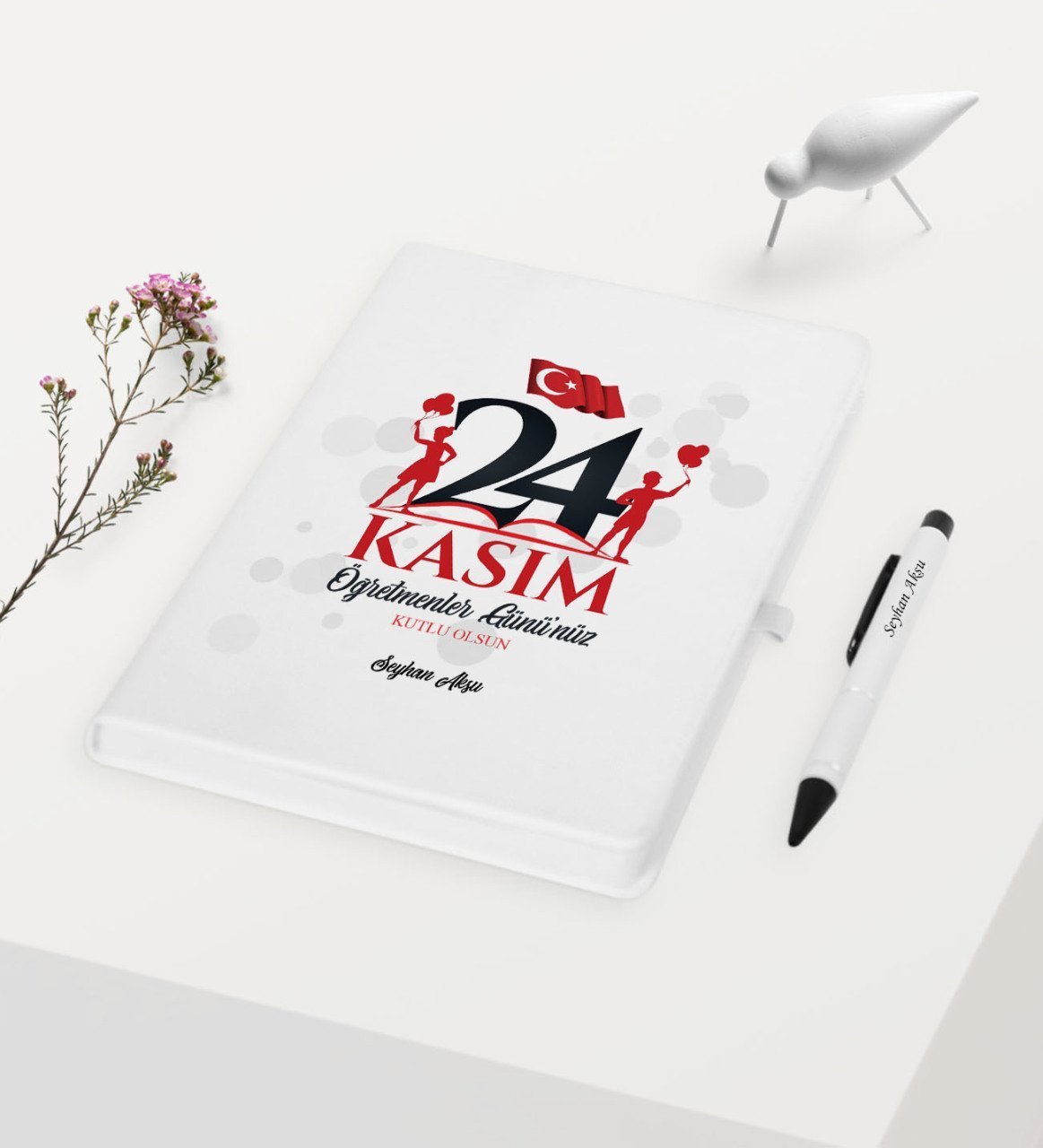 Kişiye Özel Öğretmenler Gününüz Kutlu Olsun Temalı Beyaz Defter Kalem Hediye Seti - 2