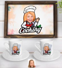 Kişiye Özel Kadın Chef Karikatürlü Doğal Ahşap Tepsi ve 2’li Kahve Fincan Seti-14