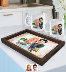 Kişiye Özel Evleniyoruz Karikatürlü Doğal Ahşap Tepsi ve 2’li Kupa Bardak Seti-1
