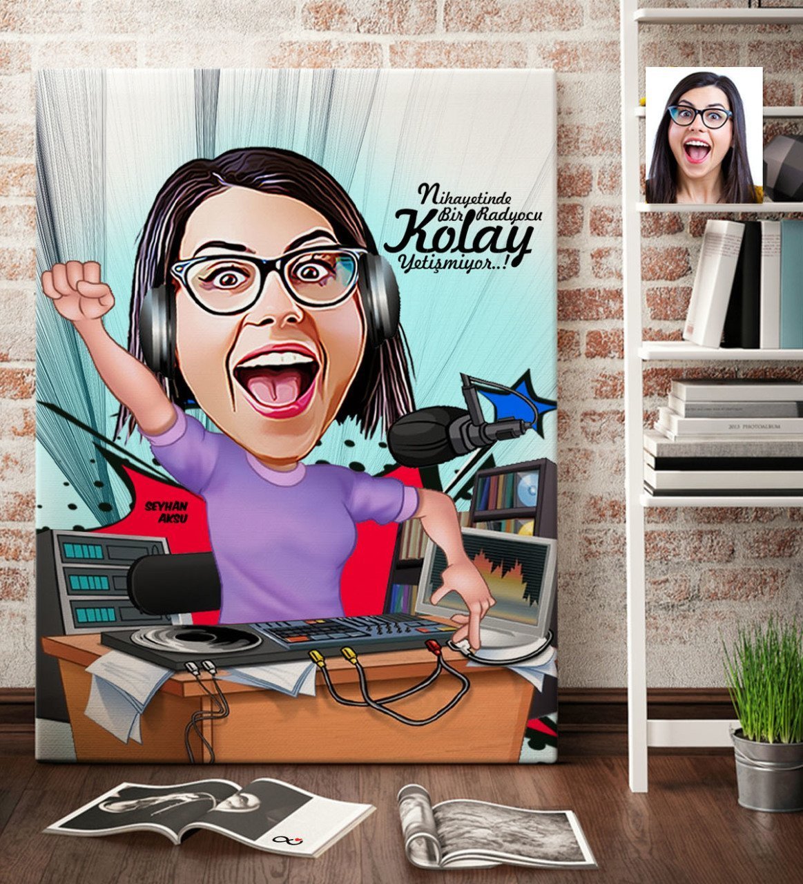 Kişiye Özel Bayan Radyocu Karikatür Kanvas Tablo (70 x 100 cm.) 1