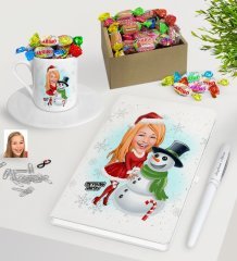 Kişiye Özel Kadın Yeni Yıl Karikatürlü Beyaz Defter Kalem Türk Kahvesi Fincanı ve Kutulu Haribo Şeker Hediye Seti-2