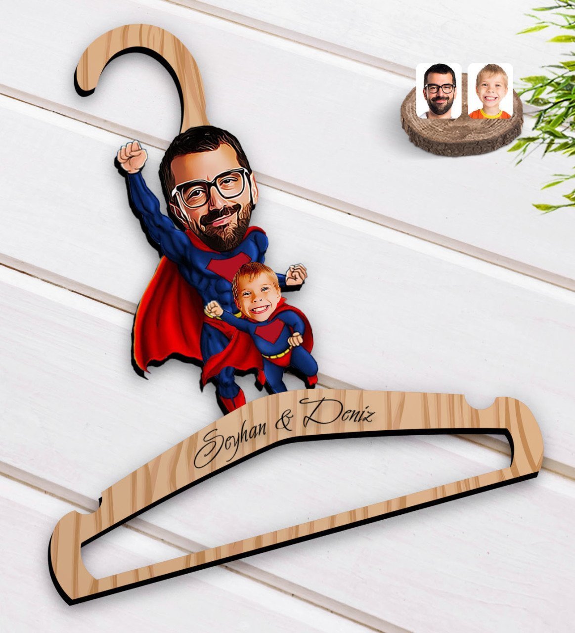 Kişiye Özel Süper Baba Çocuk Karikatürlü Standart Boy Ahşap Elbise Askısı