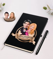Kişiye Özel Yılın En Mükemmel Çifti Karikatürlü Siyah Defter ve Kalem Hediye Seti-13