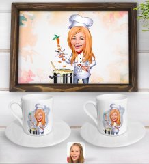 Kişiye Özel Kadın Chef Karikatürlü Doğal Ahşap Tepsi ve 2’li Kahve Fincan Seti-1