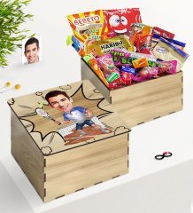 Kişiye Özel Ahşap Kutuda Bay Tenis Oyuncusu Karikatürlü Nostaljik Lezzetler Hediye Seti