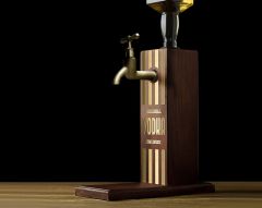 BK Gift Aynalı Altın Kabartma Musluklu Doğal Ceviz Ahşap Vodka Standı, Home Bar, İçecek Dispenseri, Ahşap İçecek Çeşmesi-1