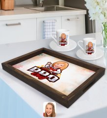 Kişiye Özel Kadın Barbekü Chef Karikatürlü Doğal Ahşap Tepsi ve 2’li Kahve Fincan Seti-1
