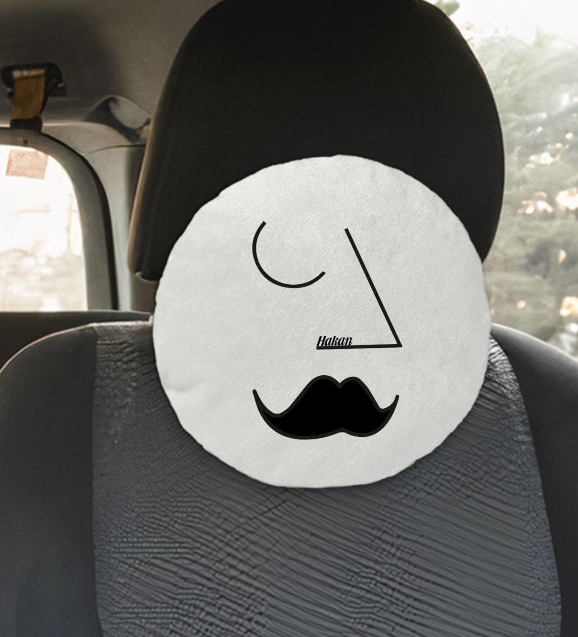 Kişiye Özel İsimli Picasso Erkek Figürlü Yuvarlak Araç Koltuk Yastığı-1