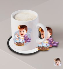 Kişiye Özel Bebek Doğum Günü Karikatürlü Beyaz Kupa ve Ahşap Bardak Altlığı Hediye Seti-2