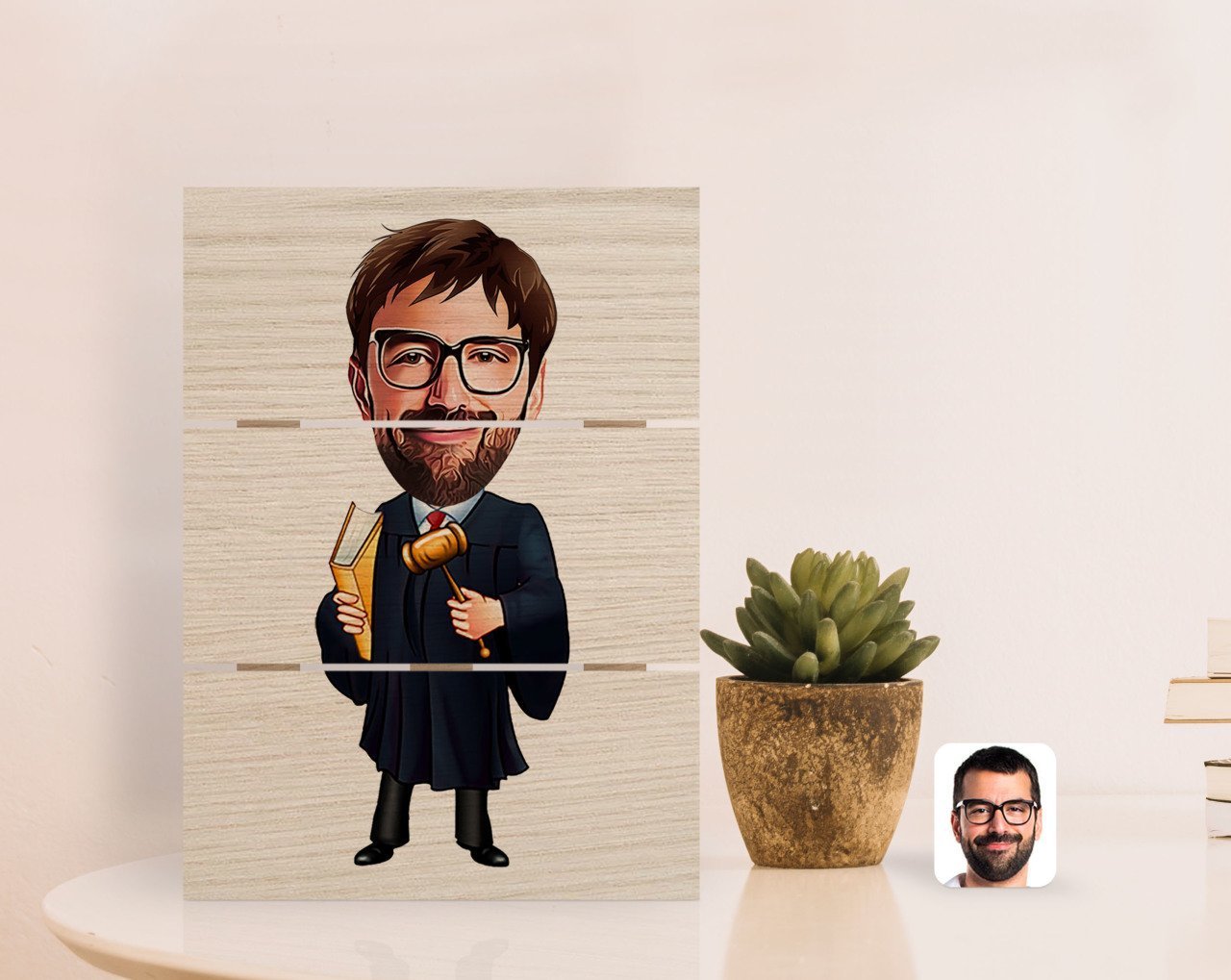 Kişiye Özel Erkek Hakim Karikatürlü Otantik Masaüstü Ahşap Palet Çerçeve-1
