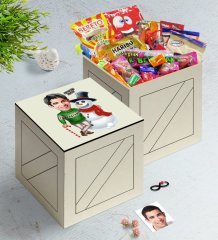 Kişiye Özel Erkek Yeni Yıl Karikatürlü Ahşap Kutuda Nostaljik Lezzetler Hediye Seti-5
