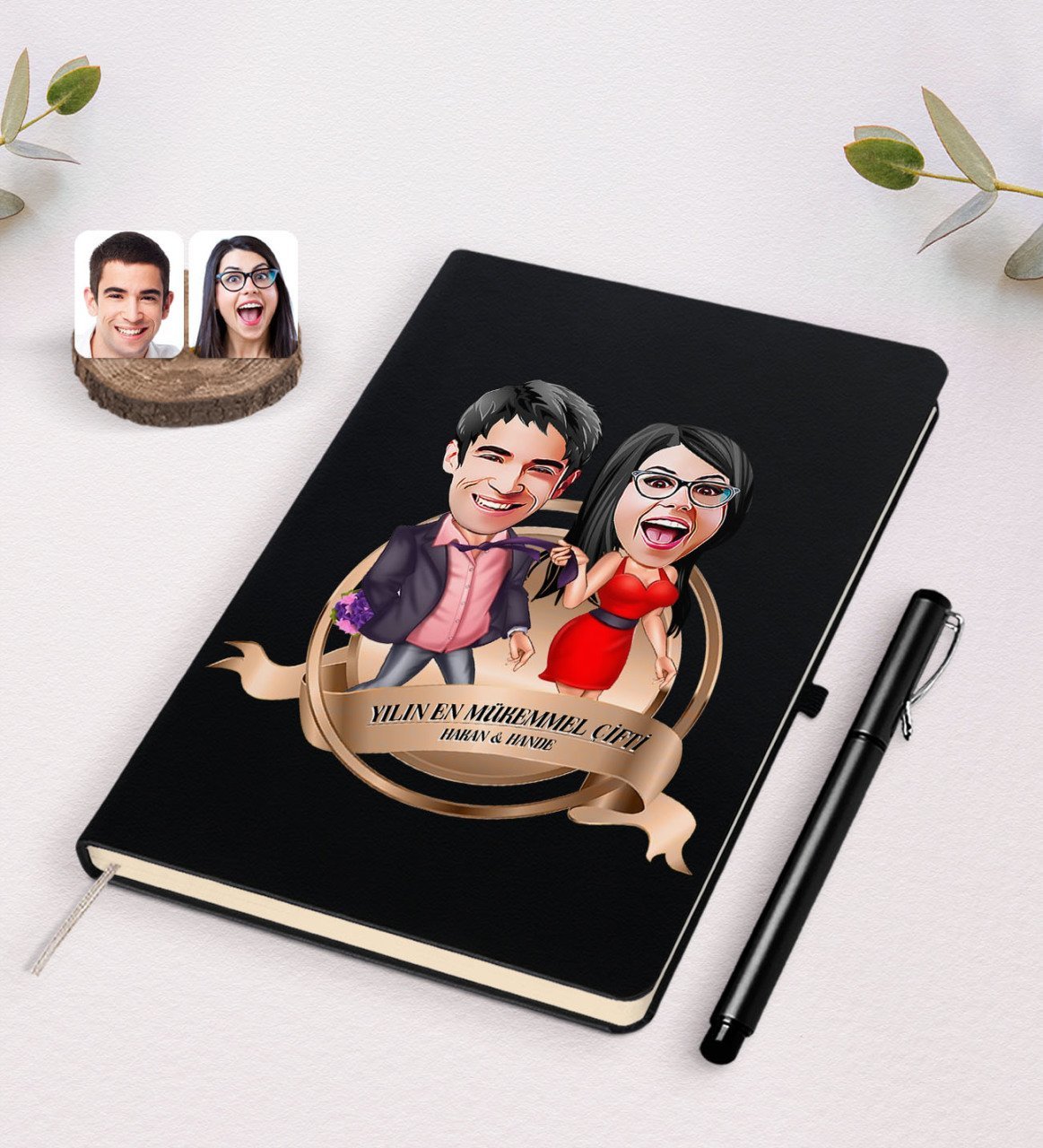 Kişiye Özel Yılın En Mükemmel Çifti Karikatürlü Siyah Defter ve Kalem Hediye Seti-4