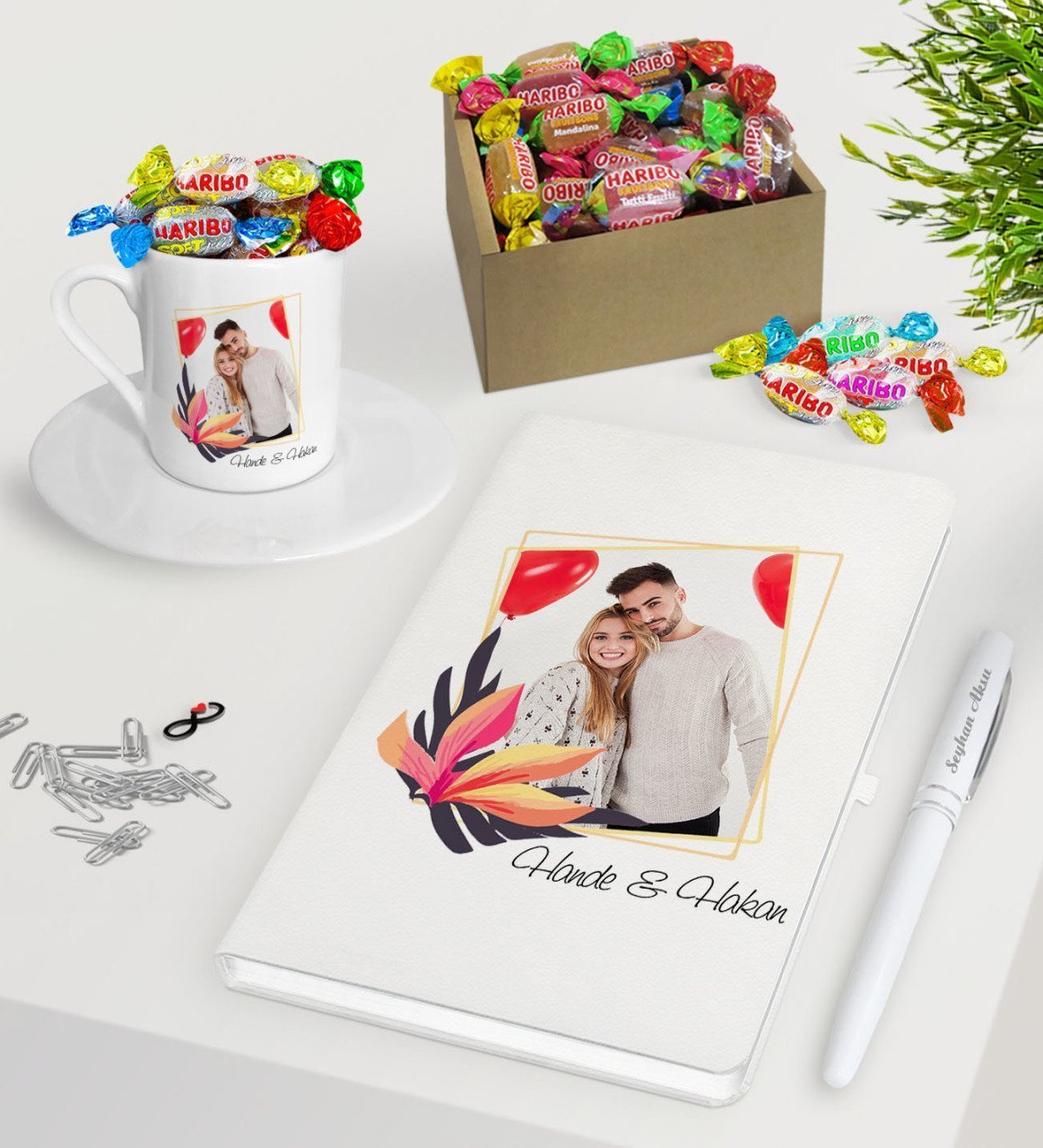 Kişiye Özel İsimli Fotoğraflı Beyaz Defter Kalem Türk Kahvesi Fincanı ve Kutulu Haribo Şeker Hediye Seti-27