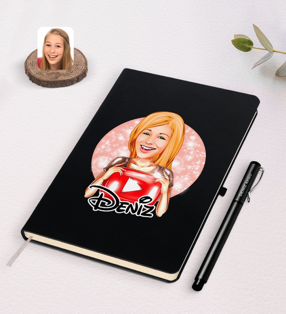 Kişiye Özel Kadın Youtuber Karikatürlü Siyah Defter ve Kalem Hediye Seti-1
