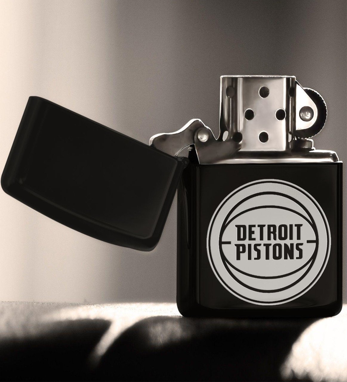 Detroit Pistons Siyah Benzinli Metal Çakmak